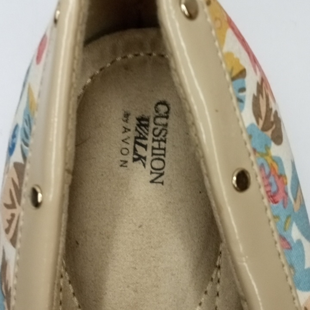 AVON Cushion Walk Pointed Toe Flat, 11, Tan floral print, Pre-owned - Picture 7 of 8